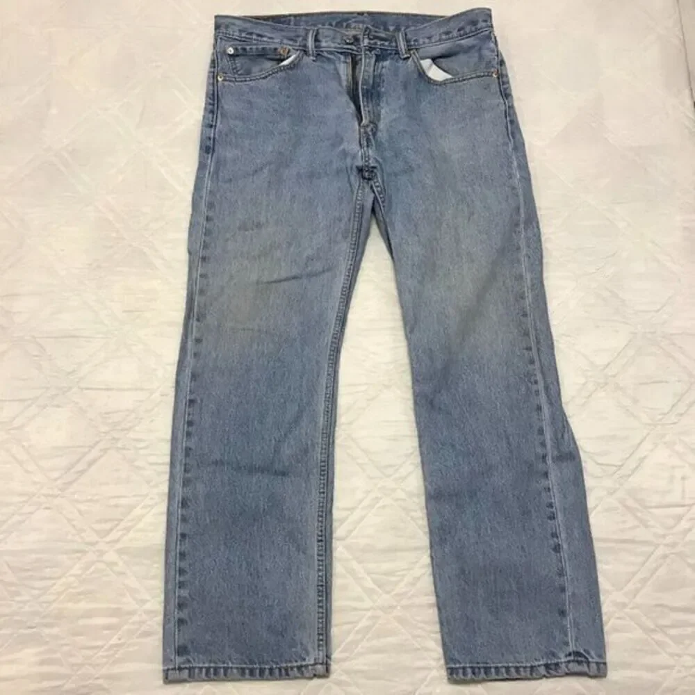 Levis Classic 505 well worn faded blue jeans 34X30